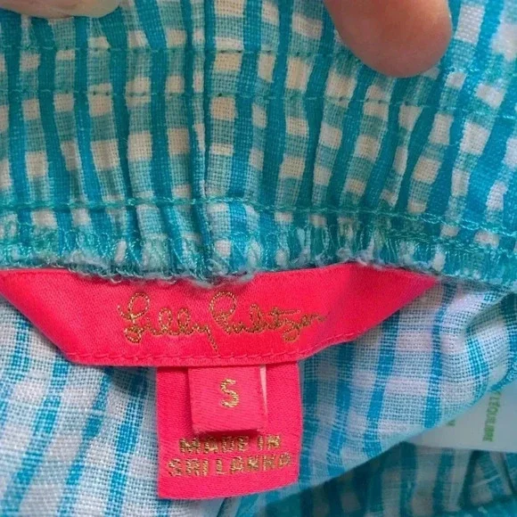 Lilly Pulitzer Lagoon 100% Linen Seabreeze
Blue Along The Same Line Shorts (S) - Picture 4 of 10